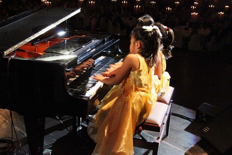 child-4-piano