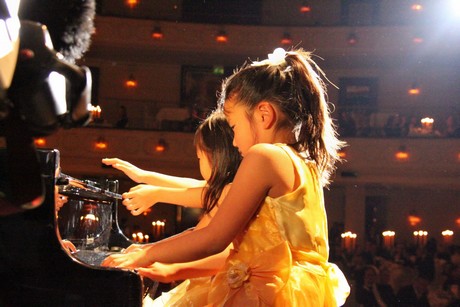 child-4-piano