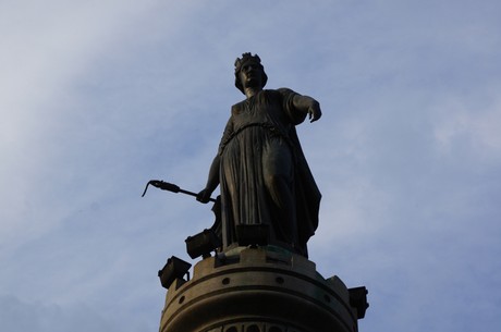 colonne-de-la-deesse