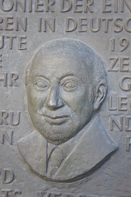 edward-j-roberts