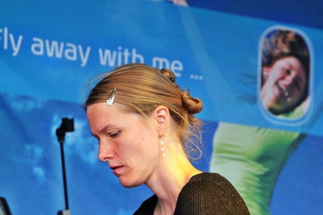 lino-corvi-und-frau-guer