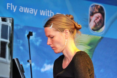 lino-corvi-und-frau-guer