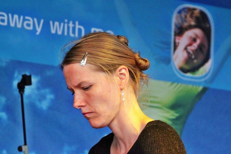 lino-corvi-und-frau-guer