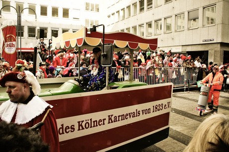 naerrische-insulaner-koeln