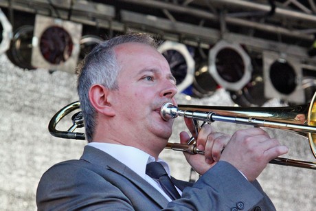 tom-browne-band