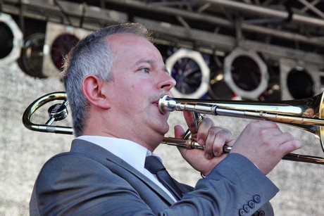 tom-browne-band