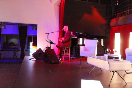 mo-talk-live