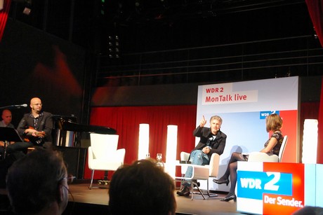 mo-talk-live
