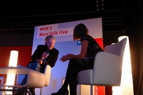 mo-talk-live