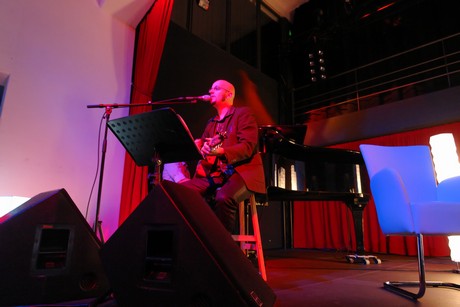 mo-talk-live