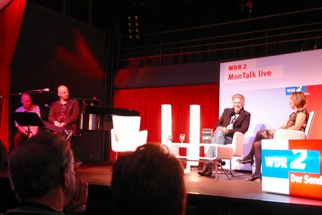 mo-talk-live