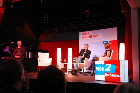 mo-talk-live