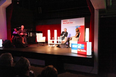 mo-talk-live