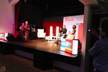 mo-talk-live