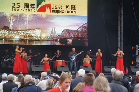 der-drache-tanzt-in-koeln