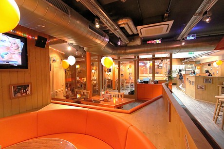 hooters