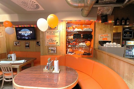 hooters