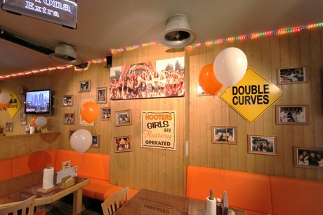 hooters
