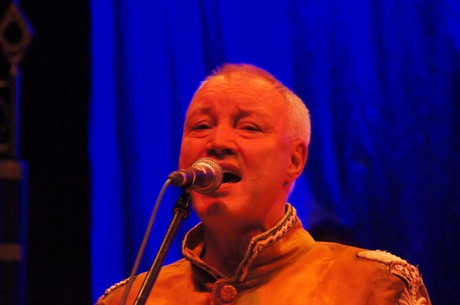 fidele-fordler-sitzung