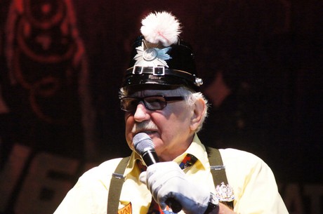 fidele-fordler-sitzung
