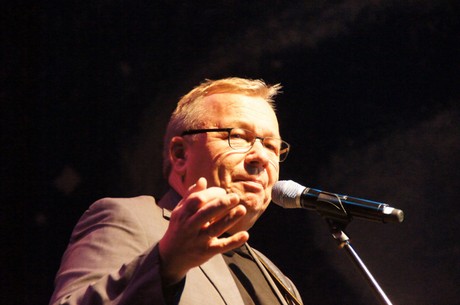 fidele-fordler-sitzung