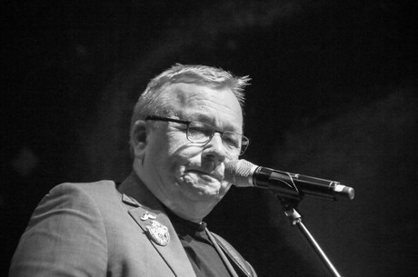 fidele-fordler-sitzung