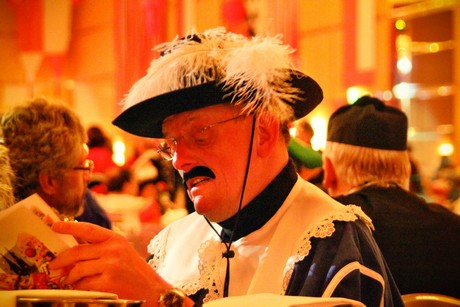 grosse-Kostuemsitzung