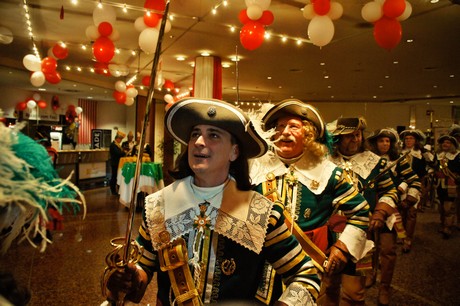 grosse-Kostuemsitzung