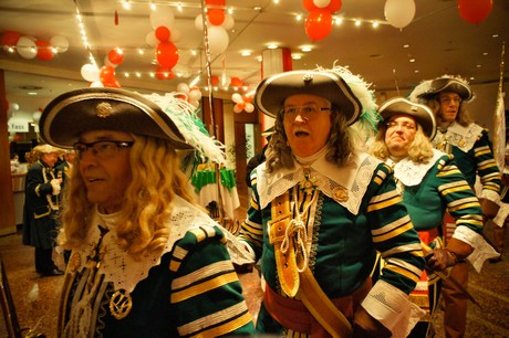 grosse-Kostuemsitzung