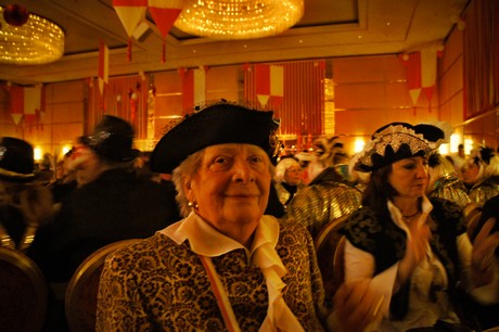 grosse-Kostuemsitzung