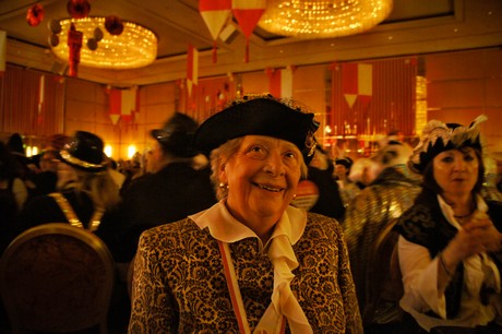 grosse-Kostuemsitzung
