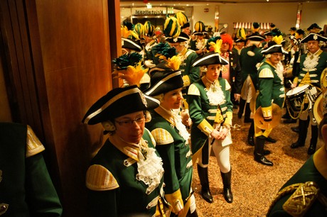 grosse-Kostuemsitzung