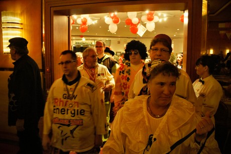 grosse-Kostuemsitzung