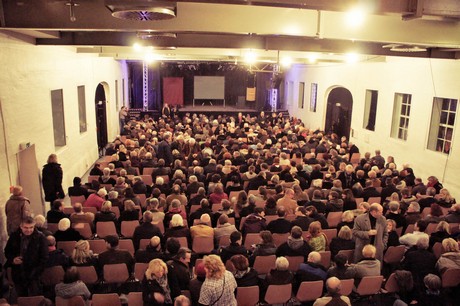 juergen-becker-Der-Kuenstler-ist-anwesend