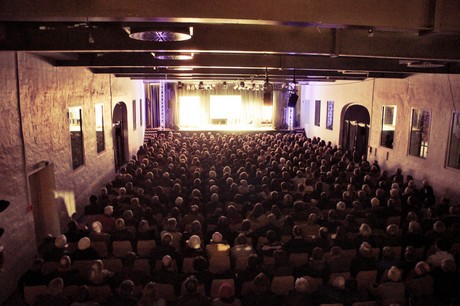 juergen-becker-Der-Kuenstler-ist-anwesend