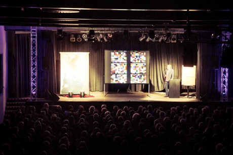 juergen-becker-Der-Kuenstler-ist-anwesend