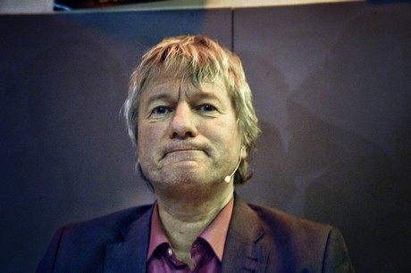 juergen-becker-Der-Kuenstler-ist-anwesend