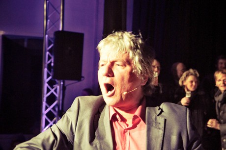 juergen-becker-Der-Kuenstler-ist-anwesend