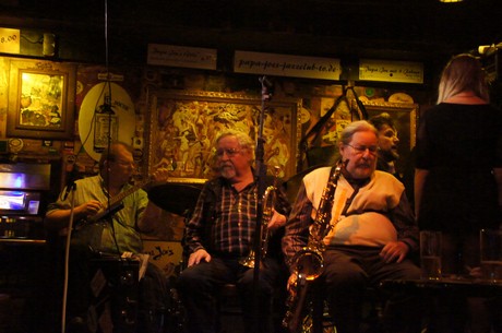 konzert-in-papa-joes-jazzlokal