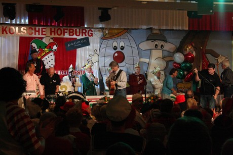 kostuemsitzung