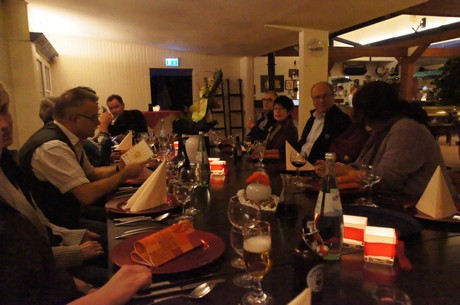 ue30-Party-in-Strandbad-Langel