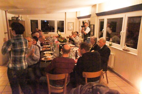 ue30-Party-in-Strandbad-Langel
