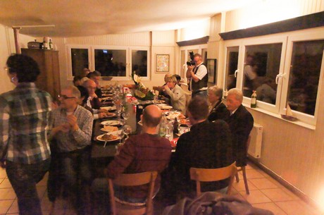 ue30-Party-in-Strandbad-Langel