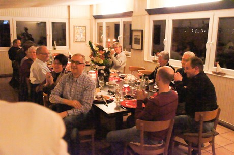 ue30-Party-in-Strandbad-Langel
