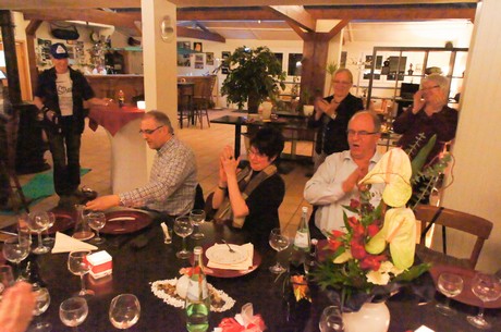 ue30-Party-in-Strandbad-Langel