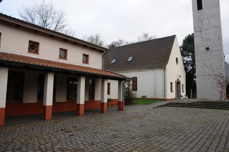 buir-evangelische-kirche