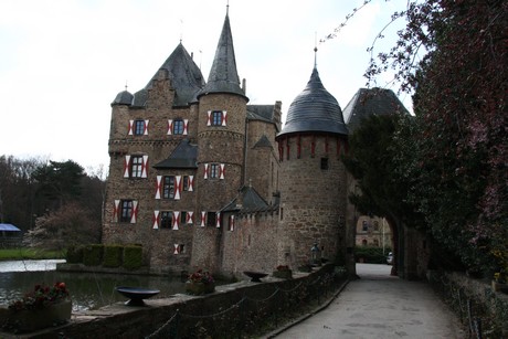 burg-satzvey