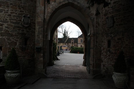 burg-satzvey