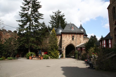 burg-satzvey