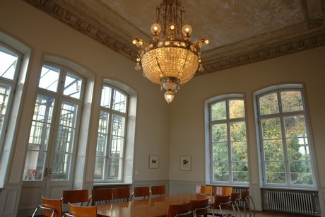 rolandseck-bahnhof-cafe